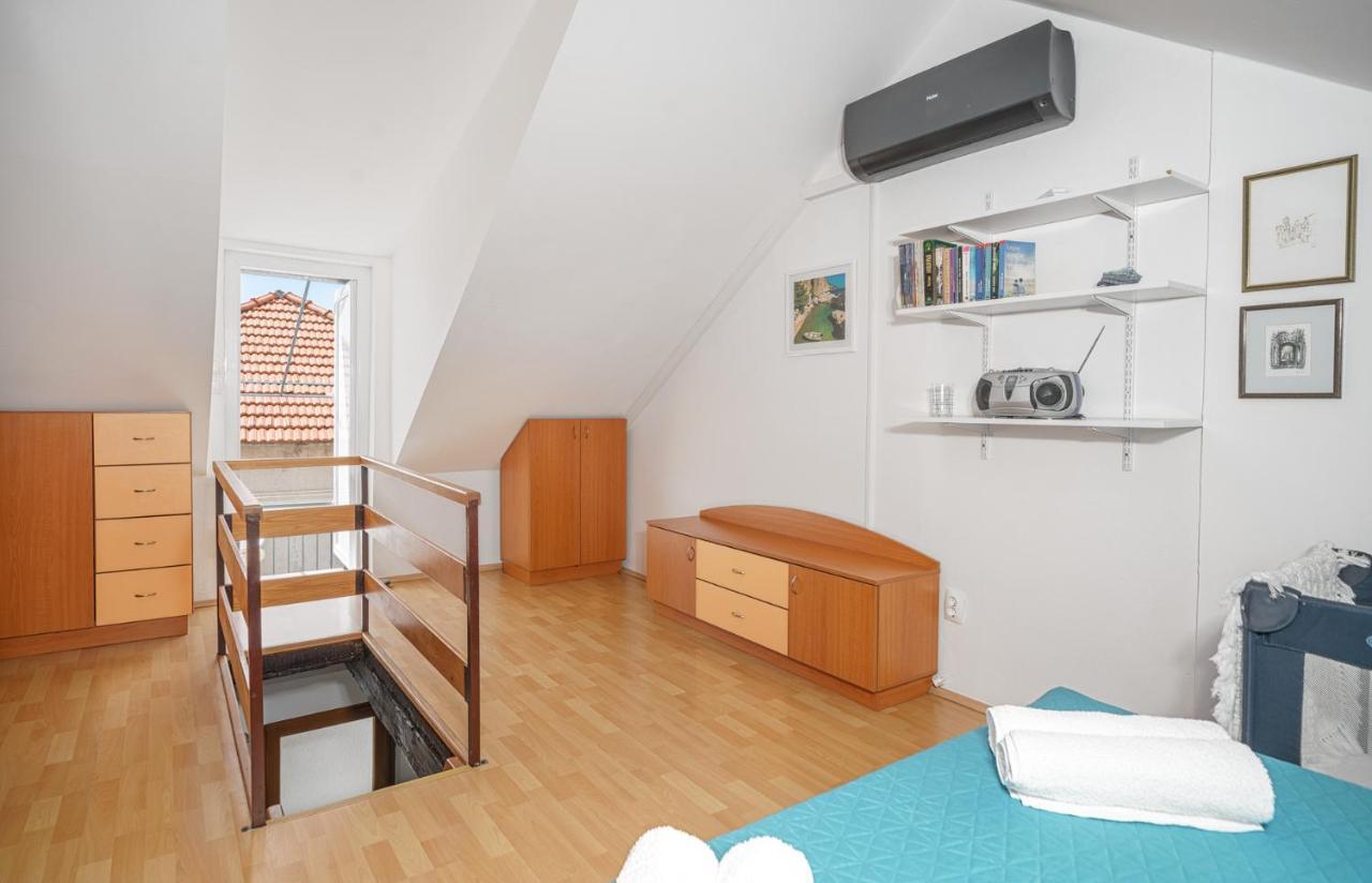 Studio Apartman Salis Vodice Lägenhet Exteriör bild